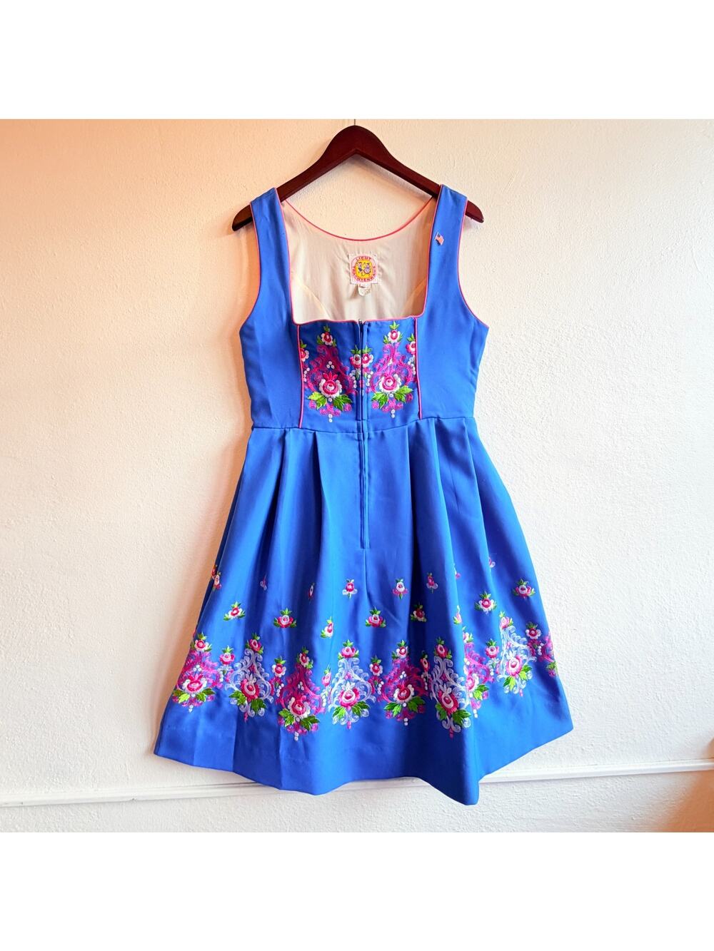Vintage Licht Trachtenhaus Blue Embroidered German Dirndl Dress Size 16 w/ Charm